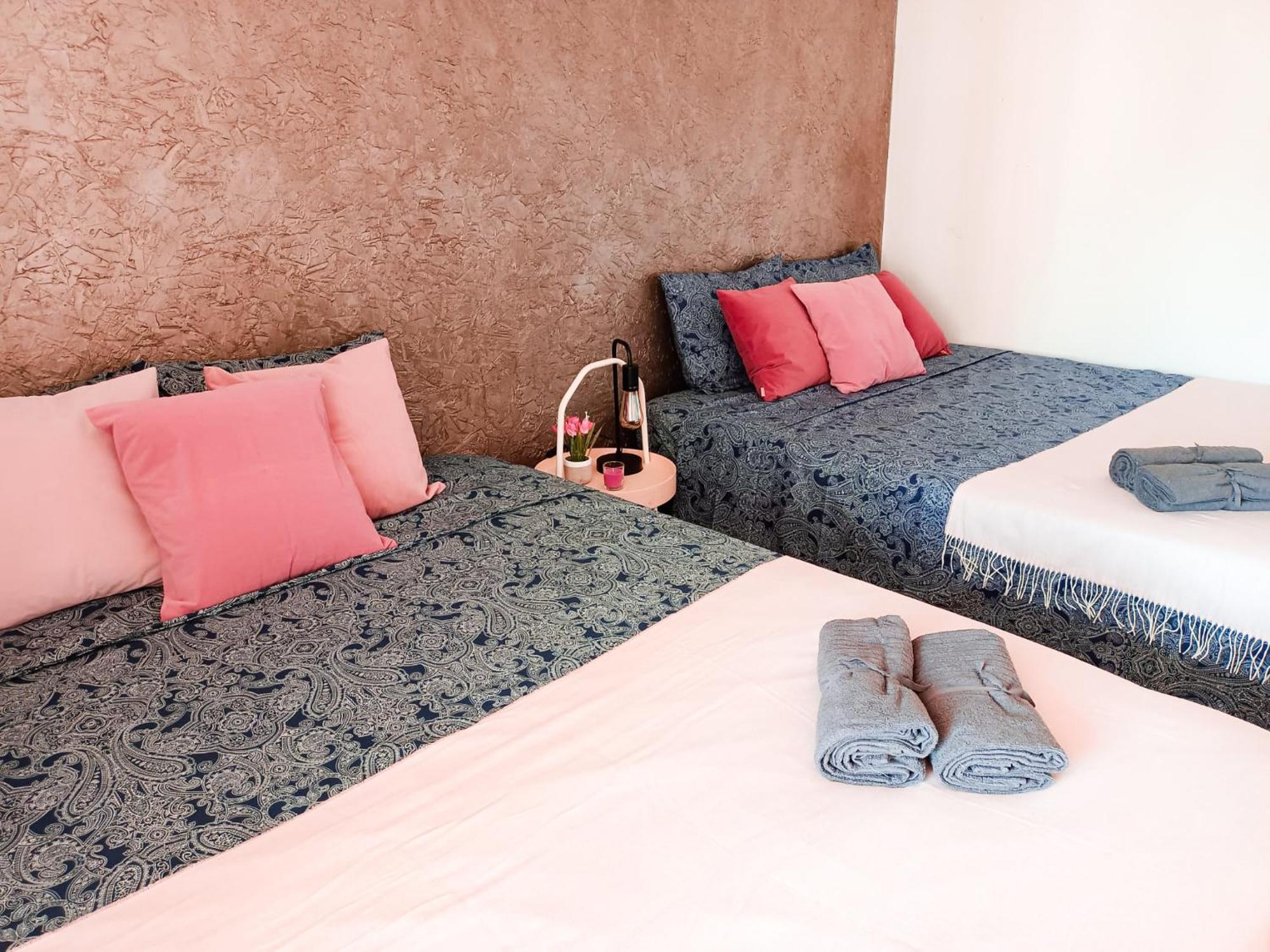By Urquinaona Private Rooms Barcelona Luaran gambar